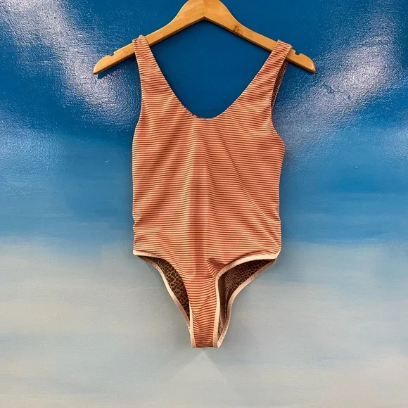 Small acacia - Picture 1 of 3